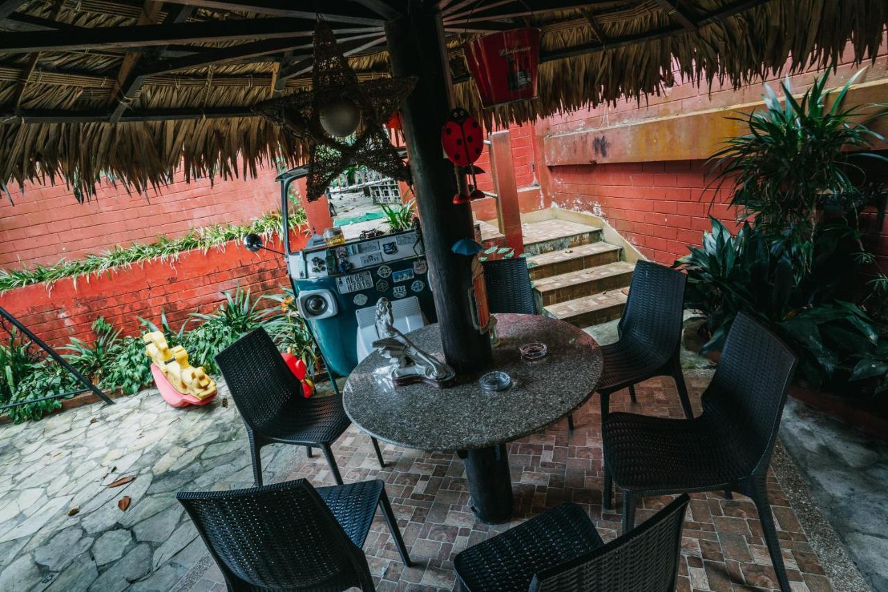 Rock Cliff Home Stay Shillong Eksteriør billede